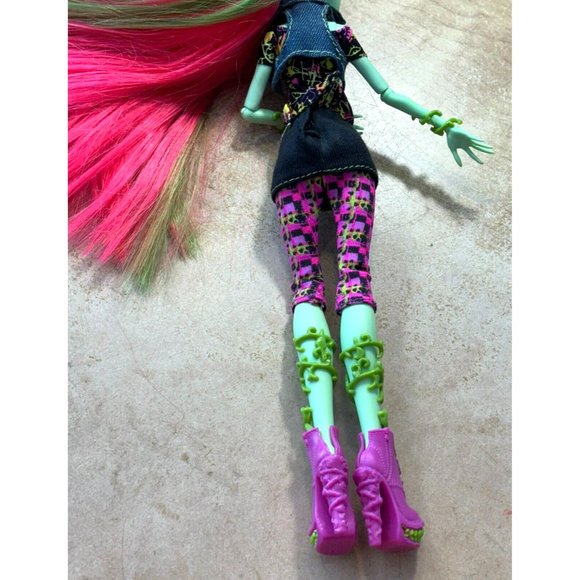 MONSTER HIGH Venus McFlytrap FIRST WAVE Daughter of Plant Monster 2011 - Picture 8 of 9